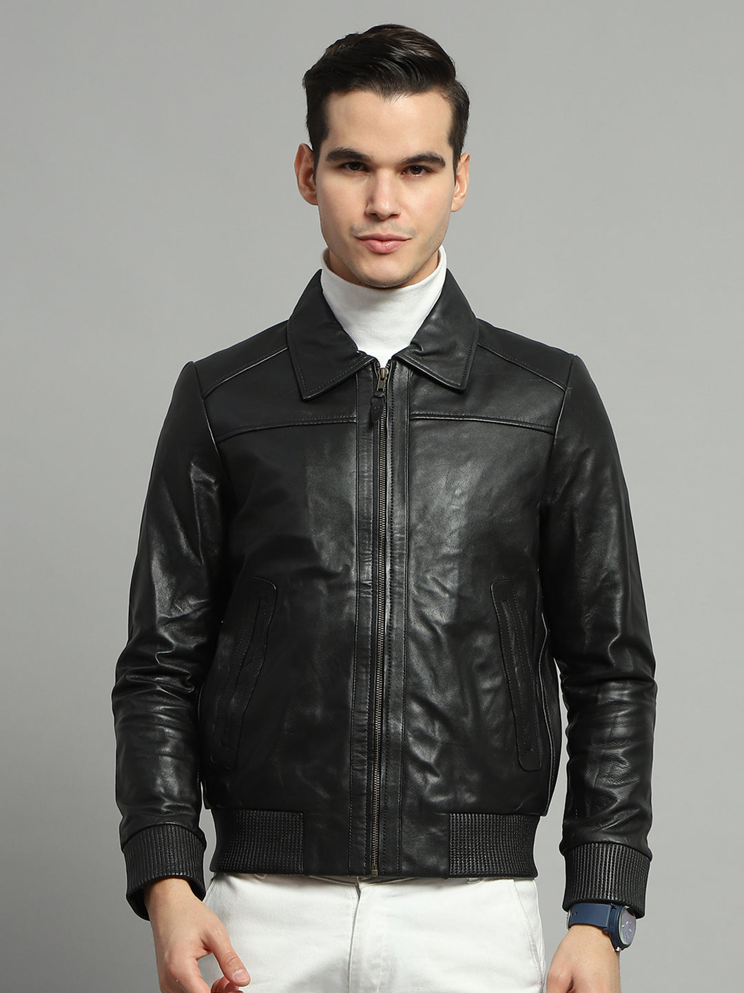 Men Black Solid Collar Full Sleeve Jacket