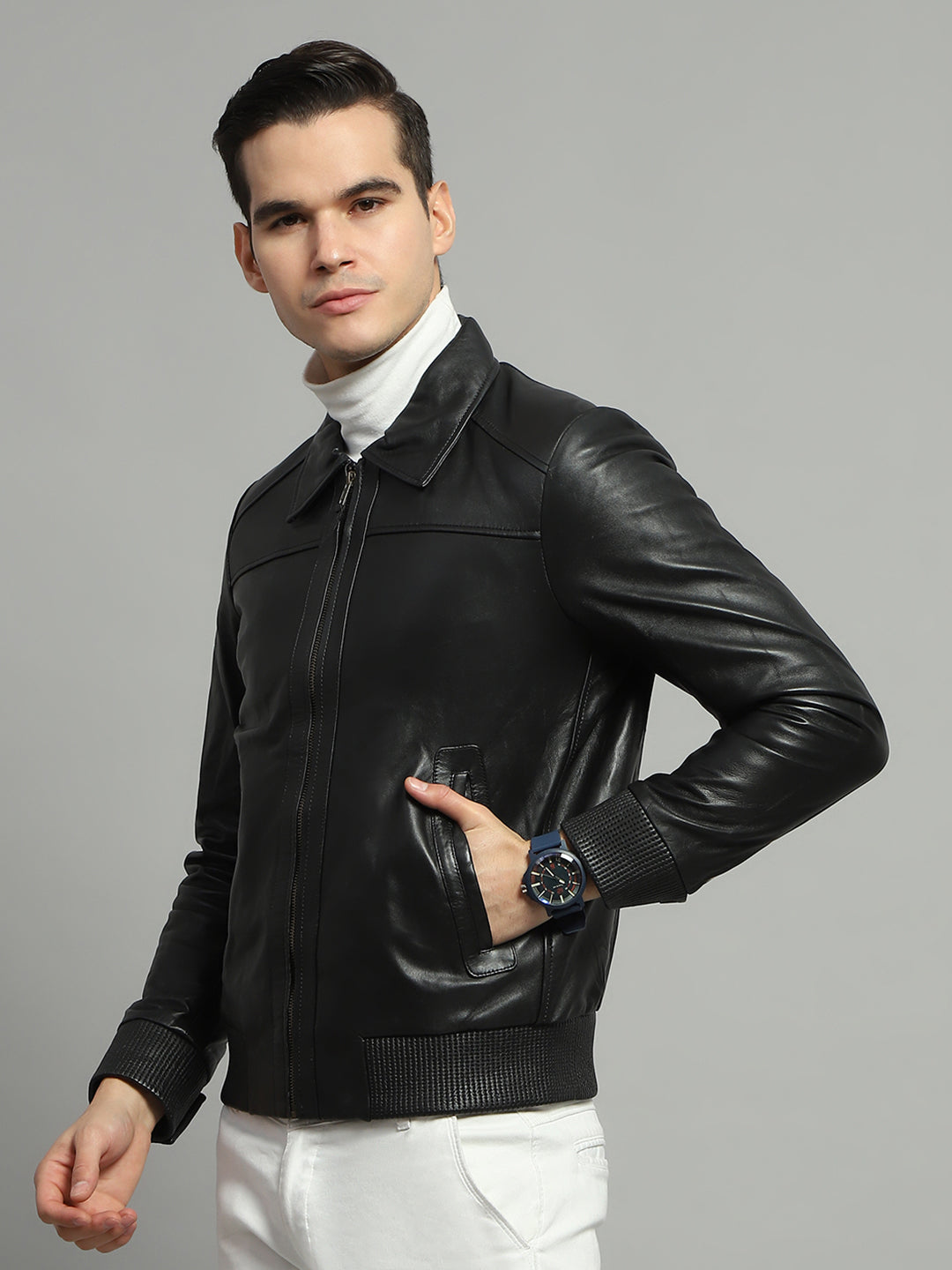 Men Black Solid Collar Full Sleeve Jacket