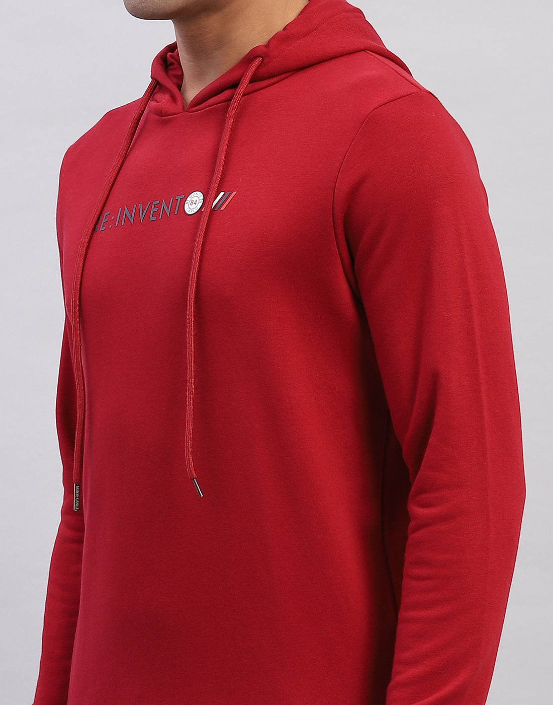 Men Red Solid Hooded Full Sleeve Sweatshirt