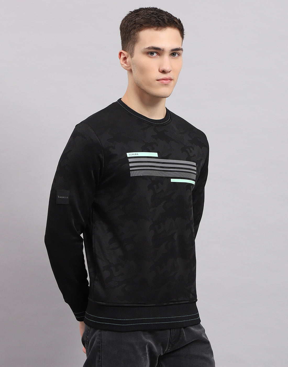 Men Black Solid Round Neck Full Sleeve Sweatshirt