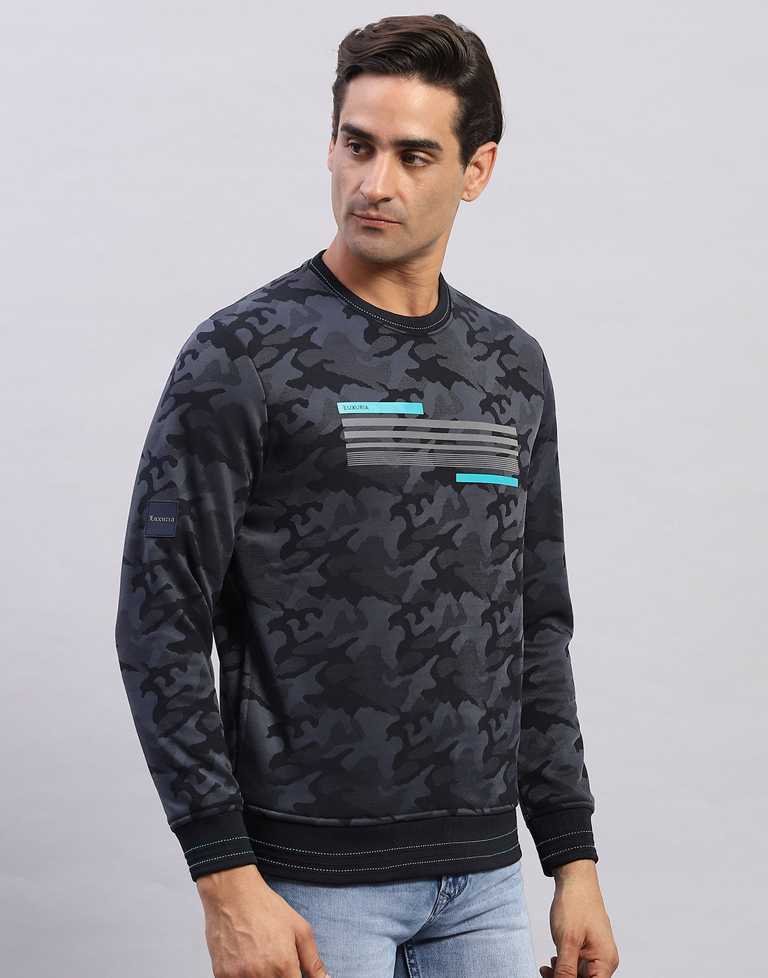 Men Navy Blue Solid Round Neck Full Sleeve Sweatshirt