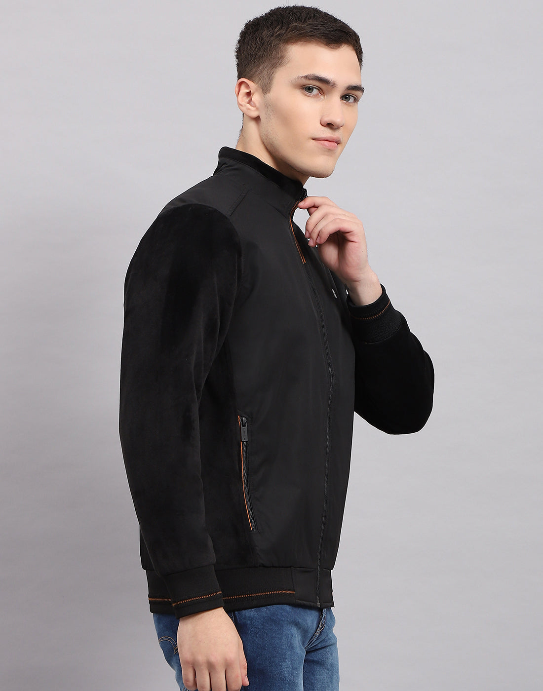 Men Black Solid Mock Neck Sleeveless Jacket