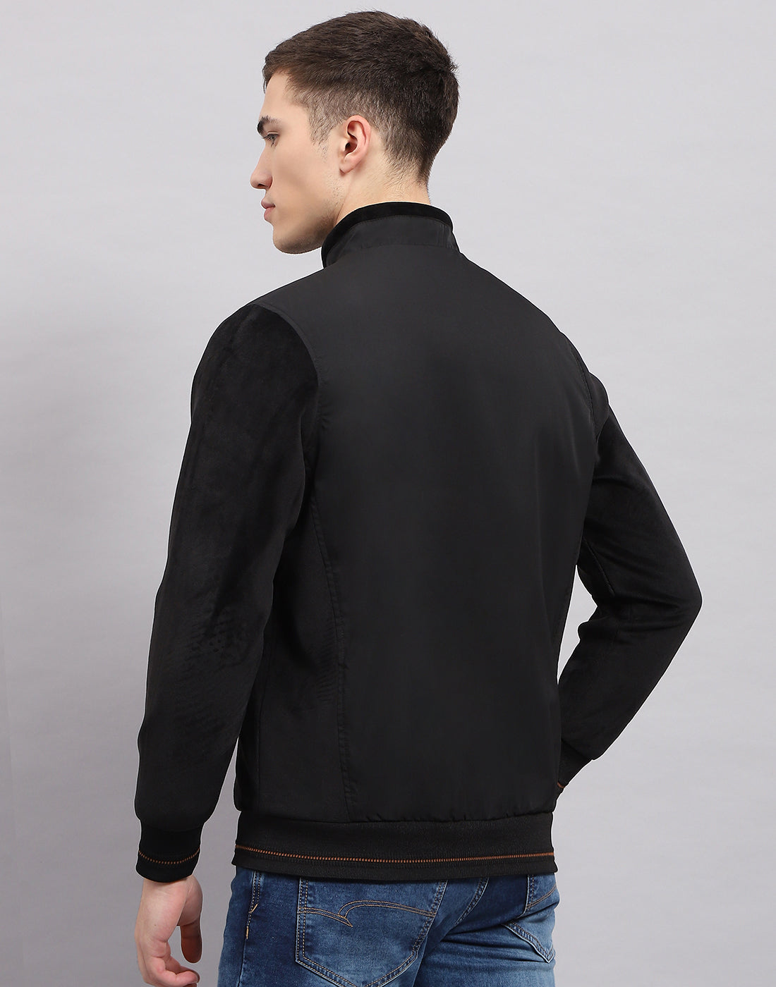 Men Black Solid Mock Neck Sleeveless Jacket