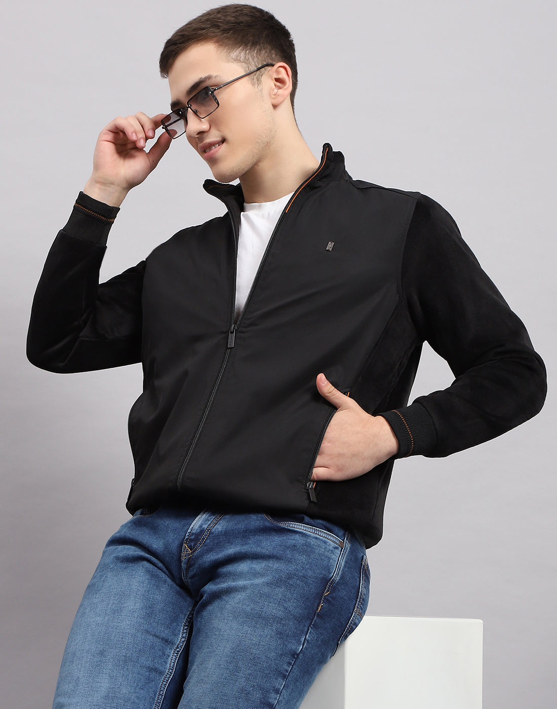 Men Black Solid Mock Neck Sleeveless Jacket