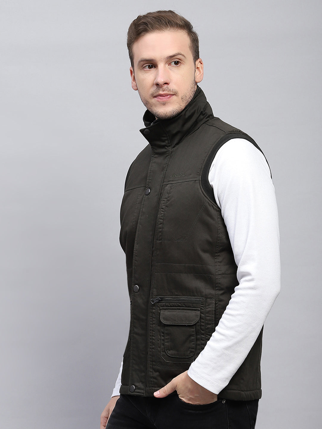 Men Olive Solid Collar Sleeveless Jacket