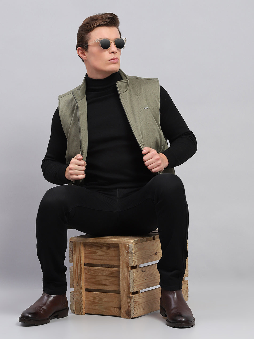 Men Olive Solid Mock Neck Sleeveless Jacket