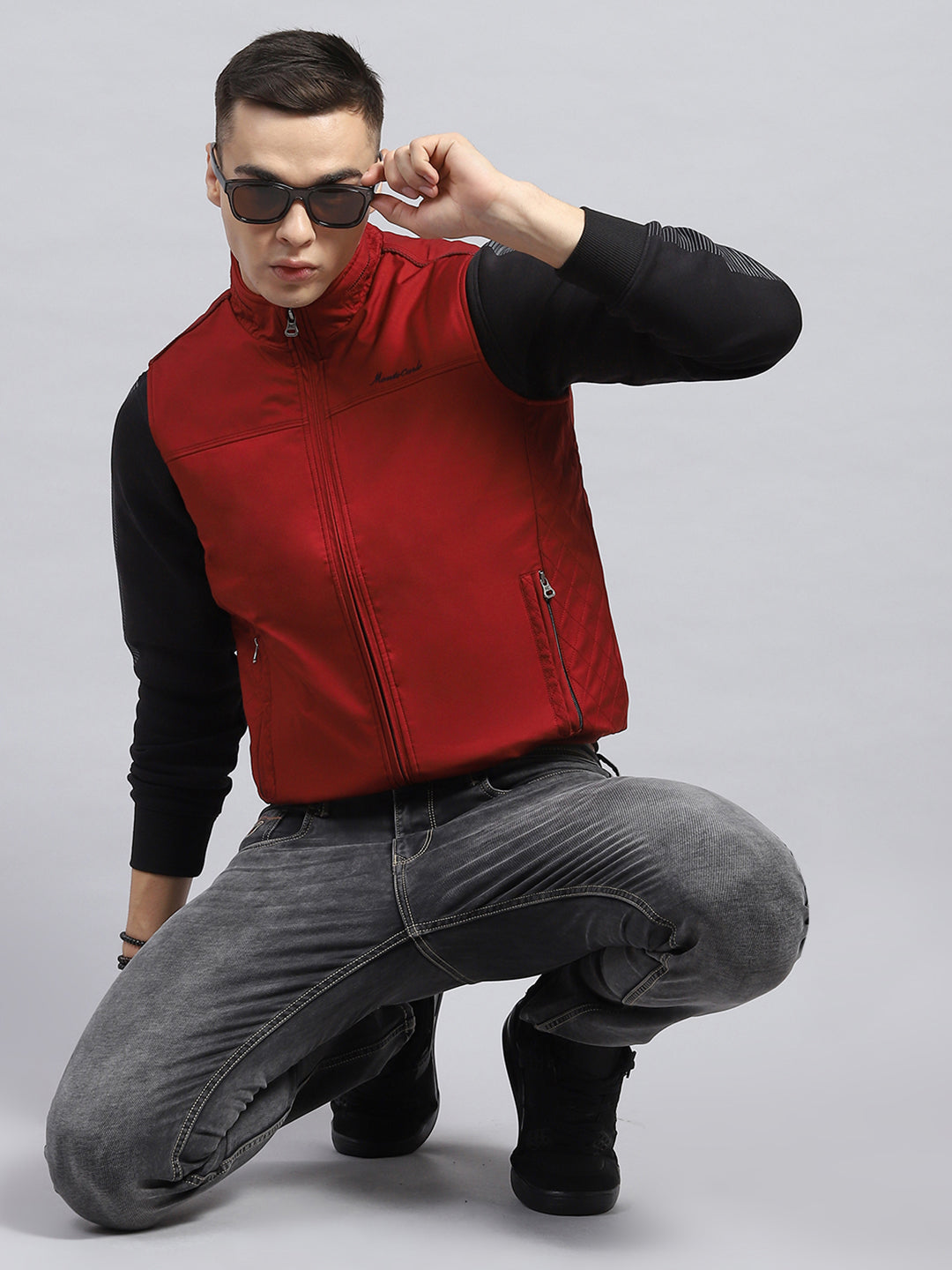 Men Maroon Solid Mock Neck Sleeveless Jacket