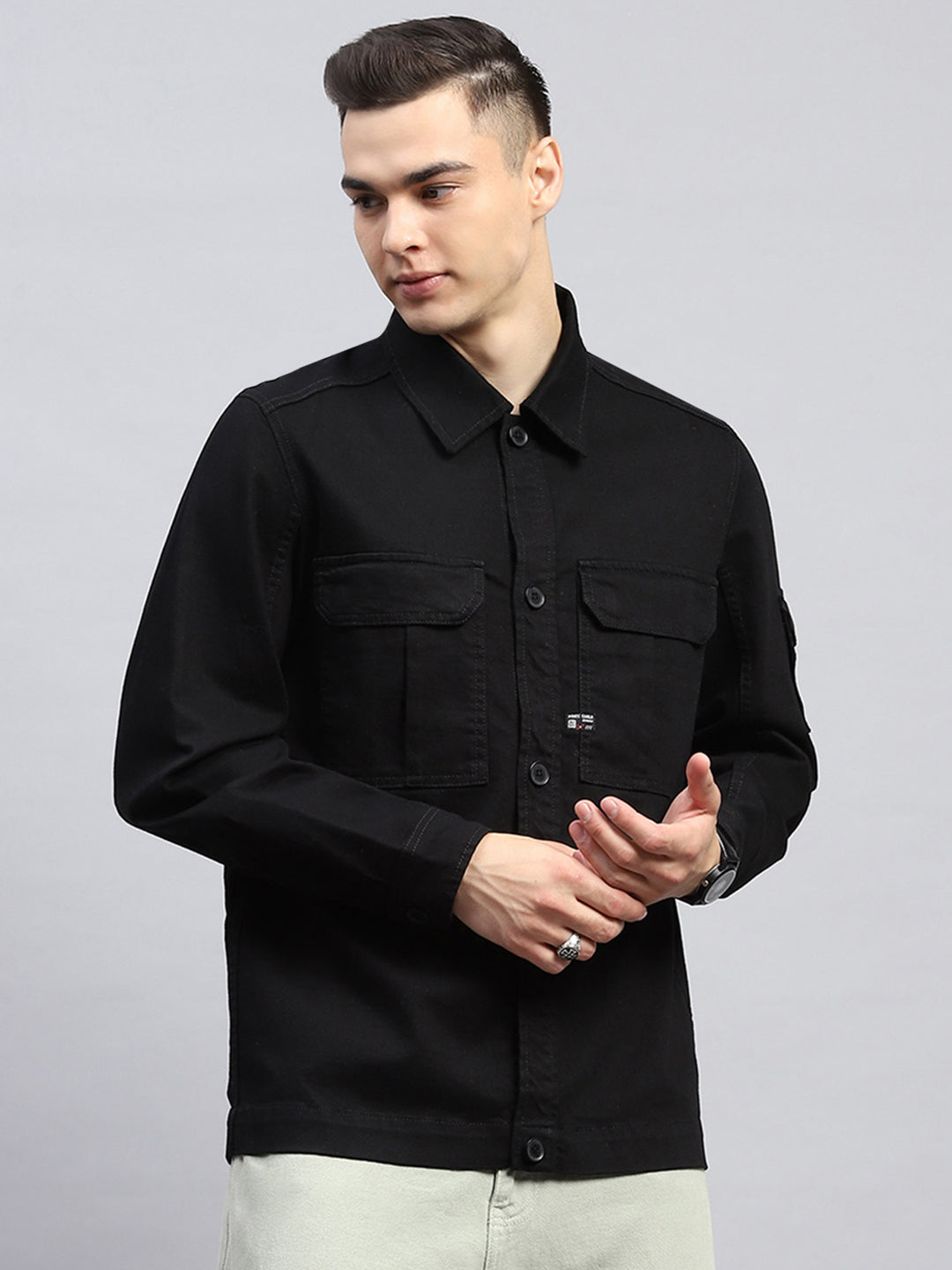 Men Black Solid Collar Full Sleeve Jacket