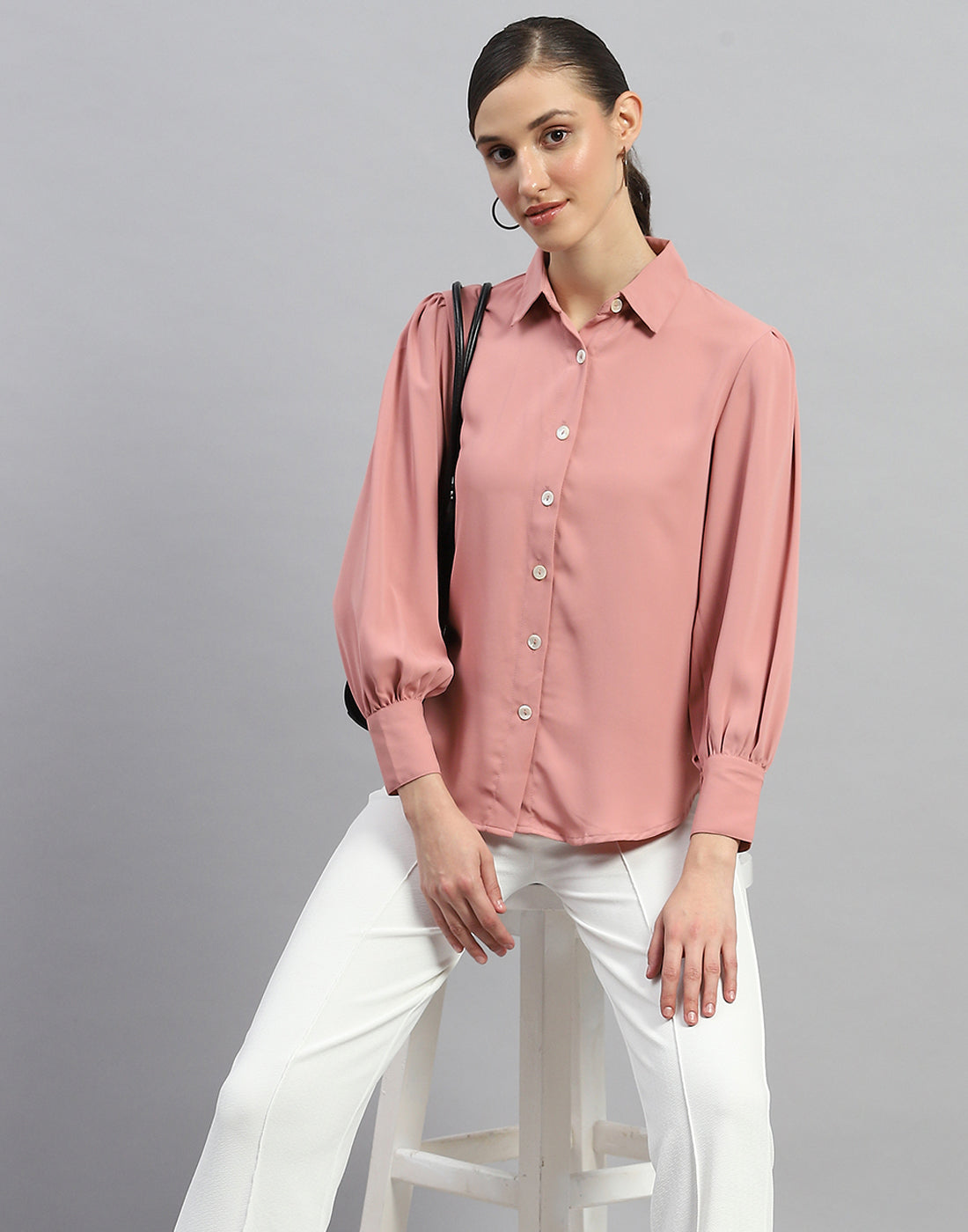 Women Pink Solid Collar Full Sleeve Winter Top