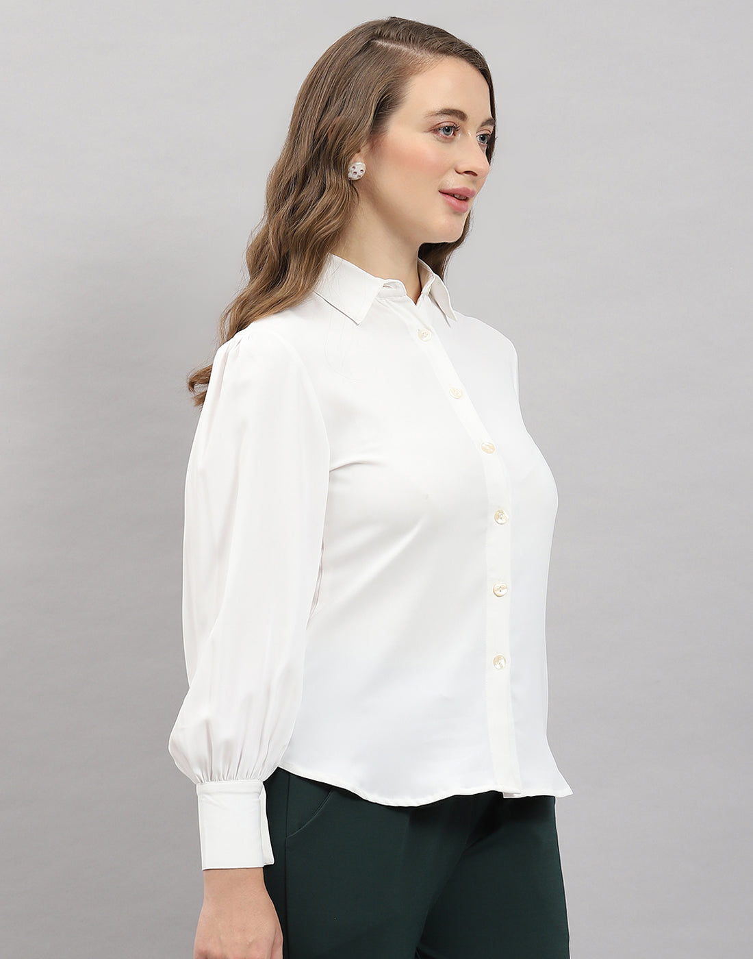 Women White Solid Collar Full Sleeve Top