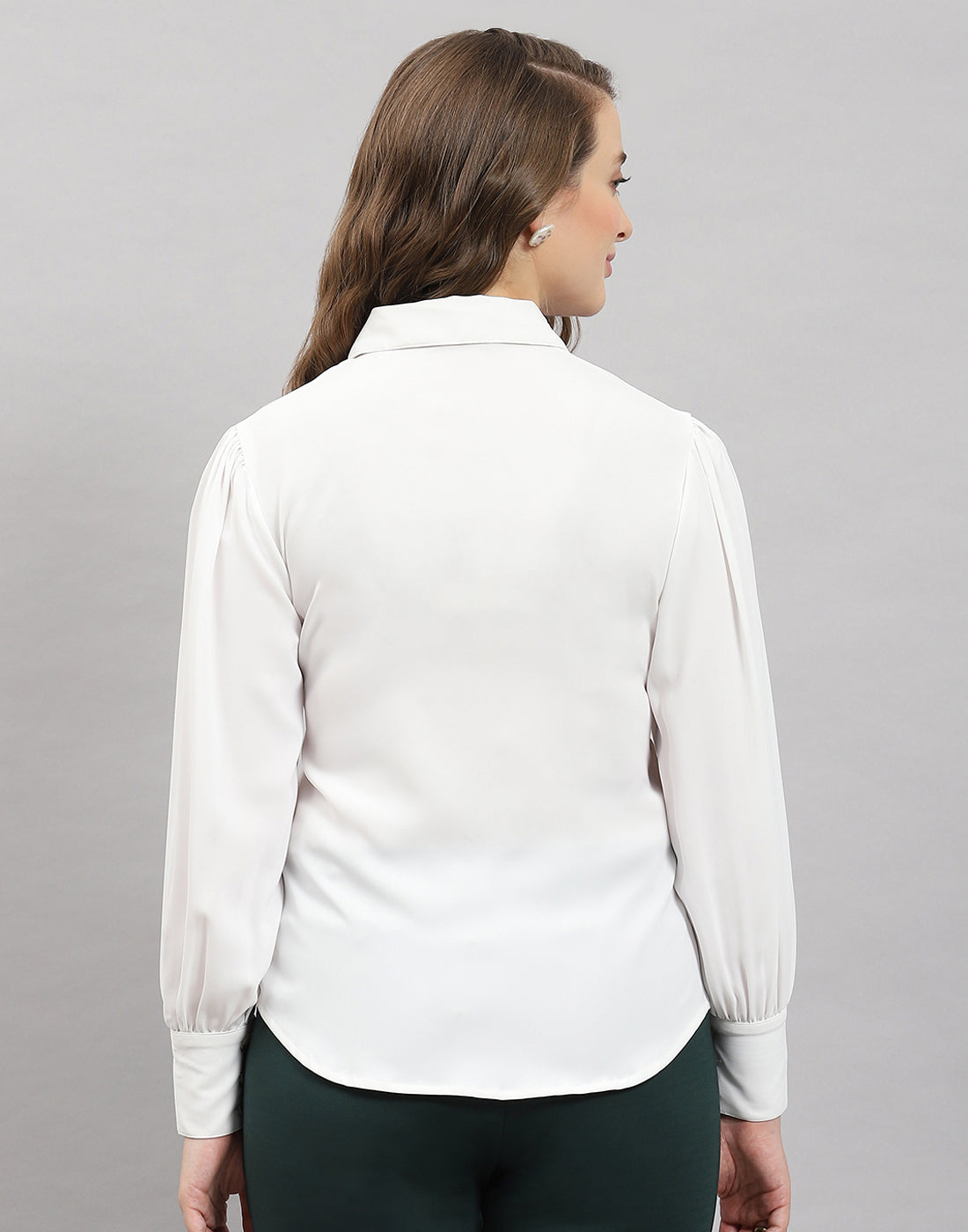 Women White Solid Collar Full Sleeve Top