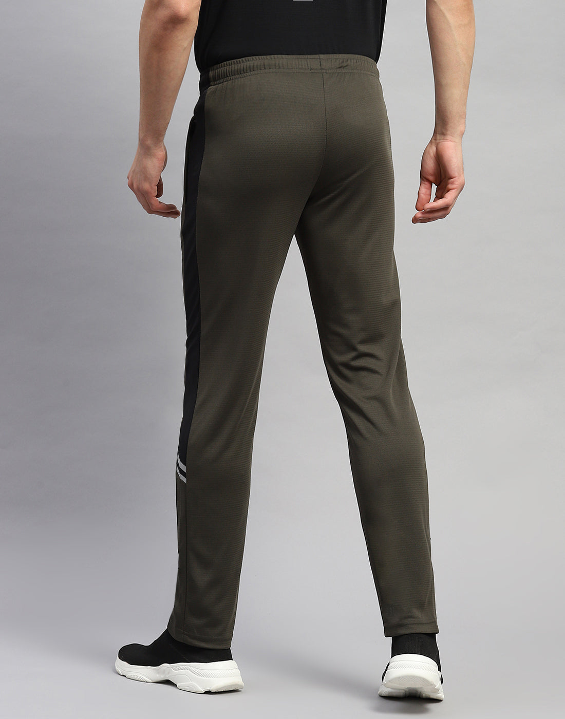 Men Olive Solid Regular Fit Lower