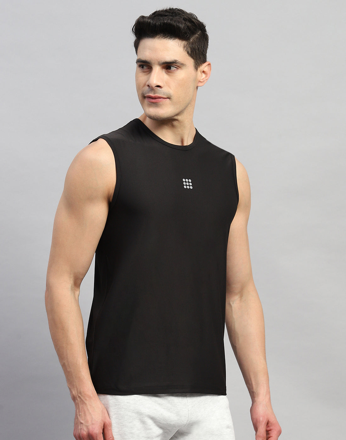 Men Black Solid Round Neck Sleeveless T-Shirt