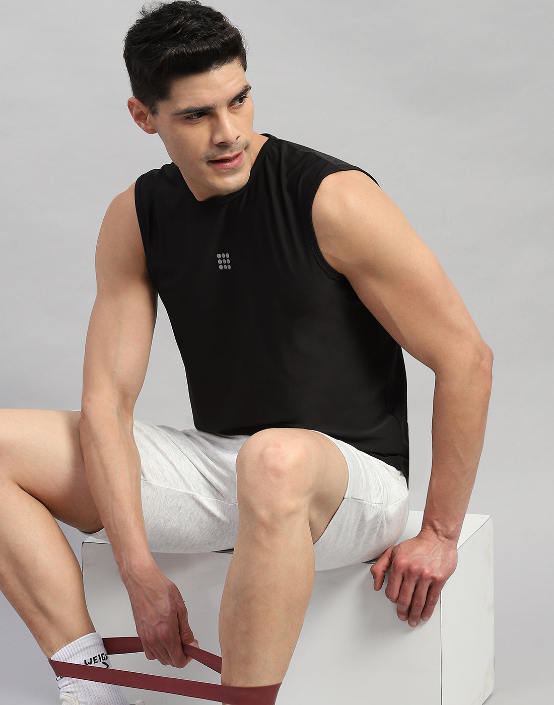 Men Black Solid Round Neck Sleeveless T-Shirt