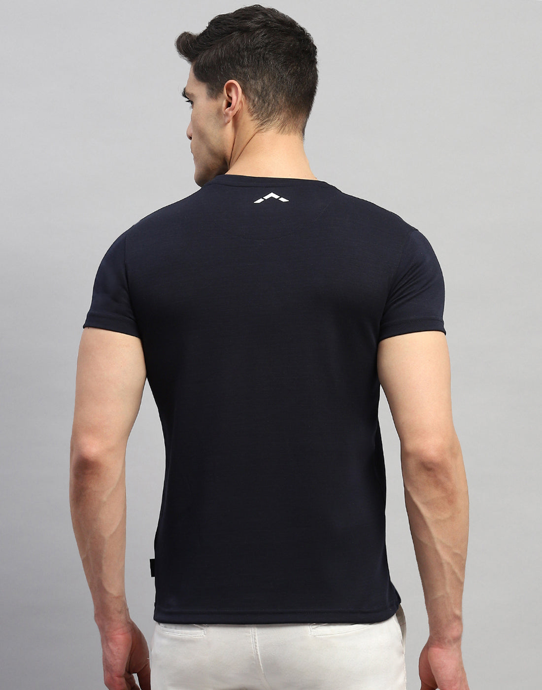 Men Navy Blue Solid Round Neck Half Sleeve T-Shirt