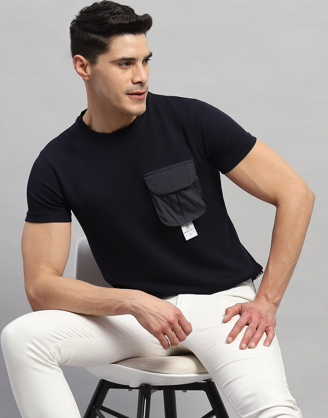 Men Navy Blue Solid Round Neck Half Sleeve T-Shirt