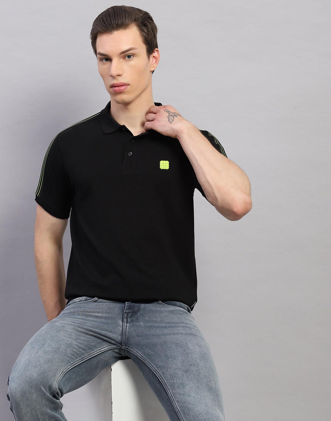 Men Black Solid Polo Collar Half Sleeve T-Shirt