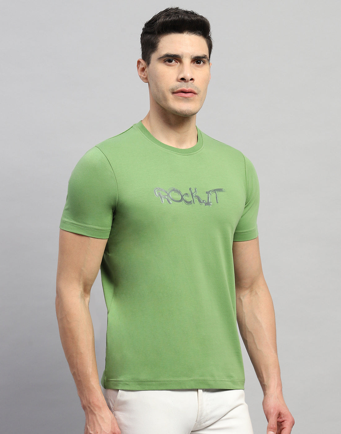 Men Green Solid Round Neck Half Sleeve T-Shirt