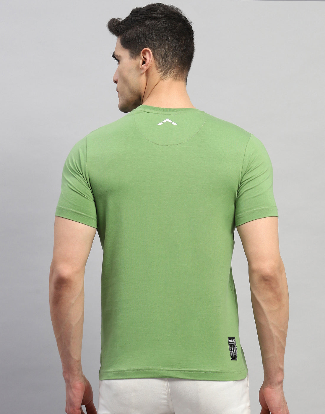 Men Green Solid Round Neck Half Sleeve T-Shirt