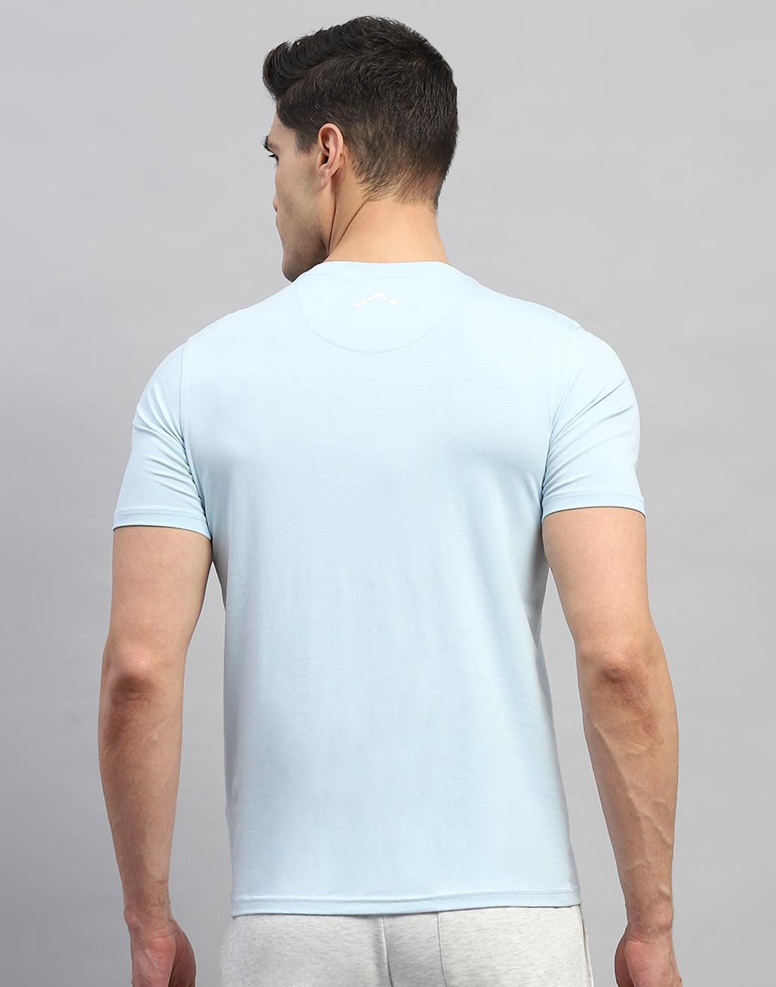 Men Blue Solid V Neck Half Sleeve T-Shirt