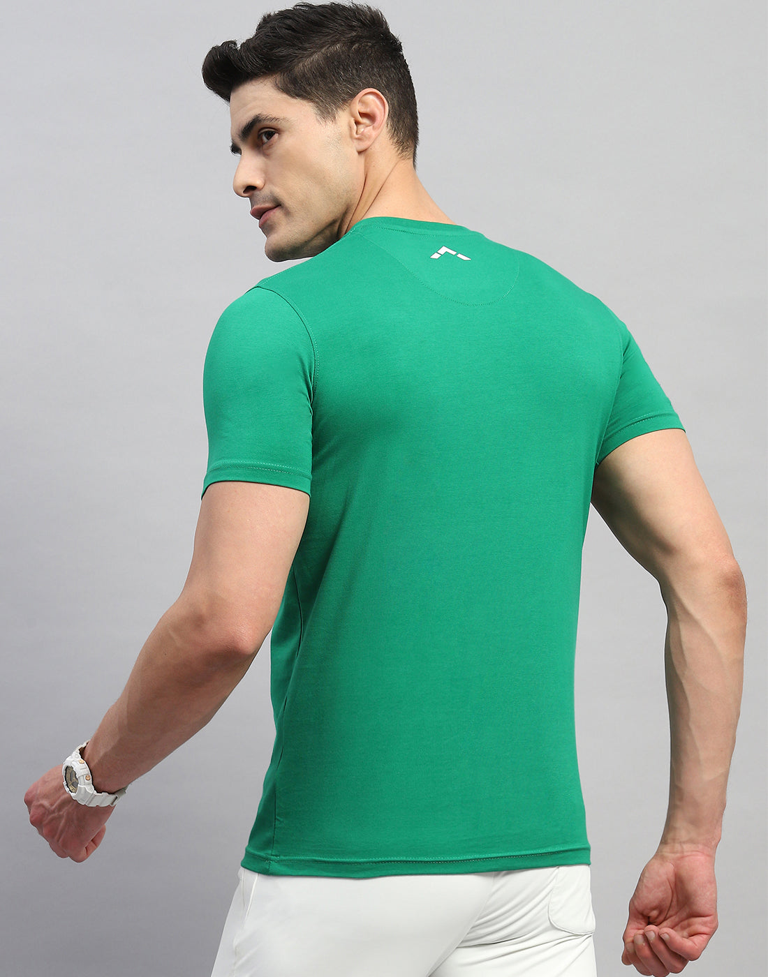 Men Green Solid V Neck Half Sleeve T-Shirt