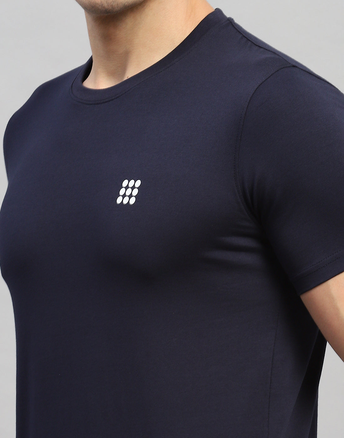 Men Navy Blue Solid Round Neck Half Sleeve T-Shirt