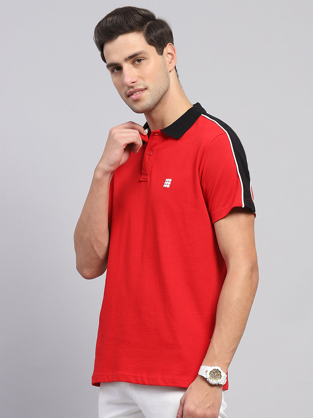 Men Red Solid Collar Half Sleeve T-Shirt