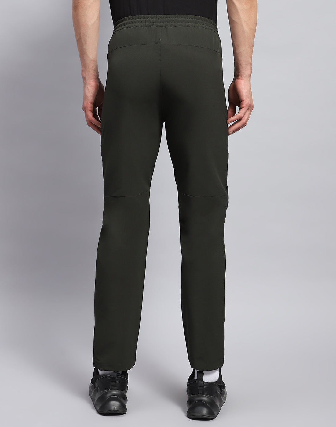 Men Olive Solid Regular Fit Jogger