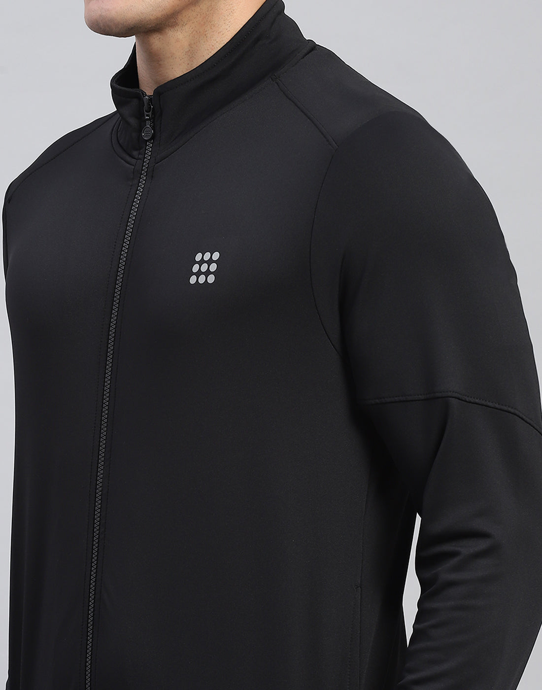 Men Black Solid Round Neck Full Sleeve Tracksuit