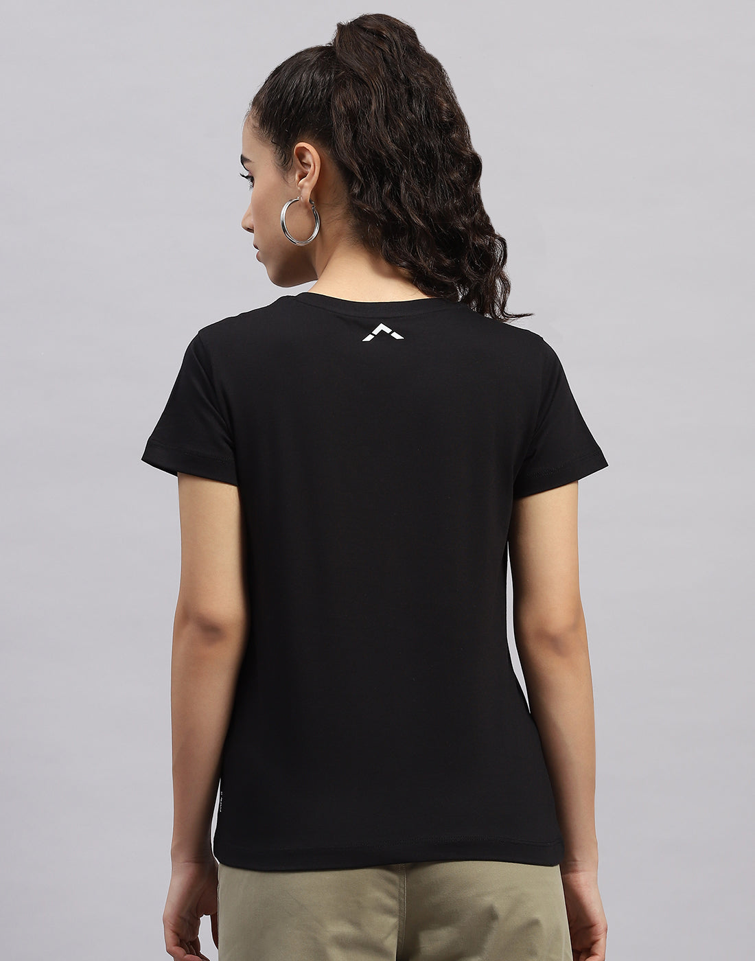 Women Black Solid V Neck Half Sleeve Top