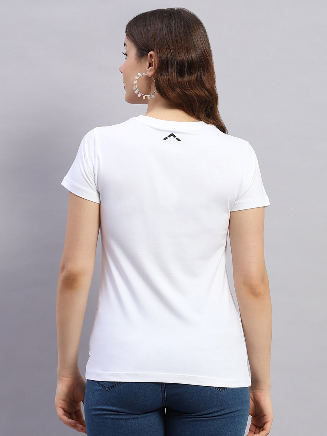 Women White Solid V Neck Half Sleeve Top