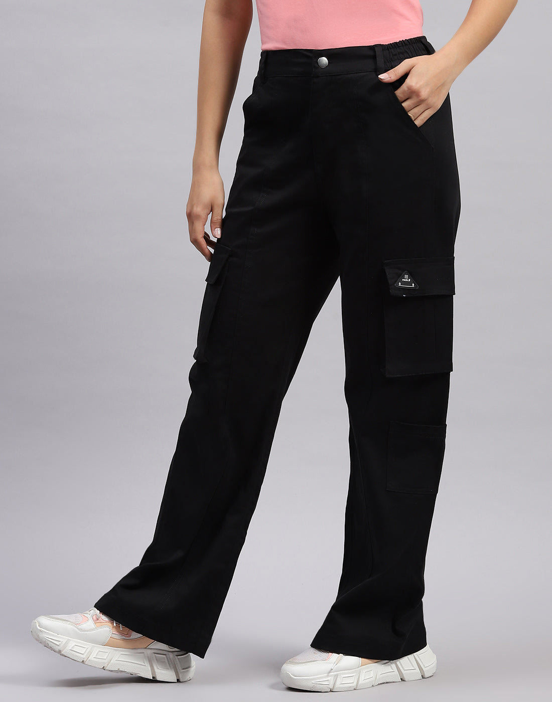 Women Black Solid Regular Fit Trouser