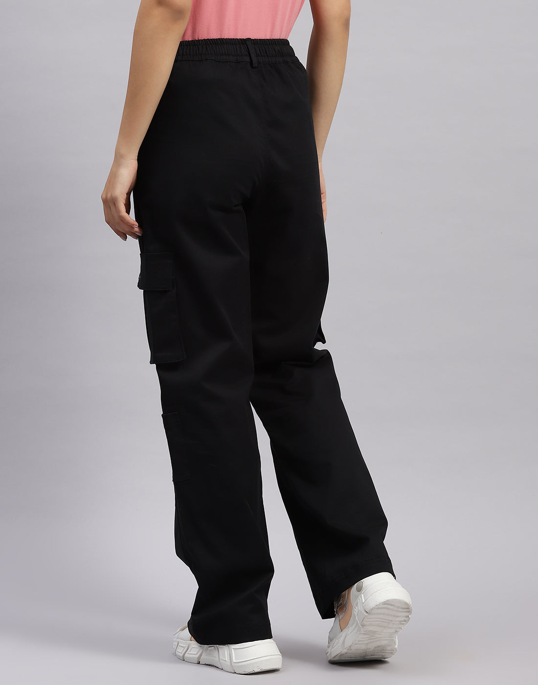 Women Black Solid Regular Fit Trouser