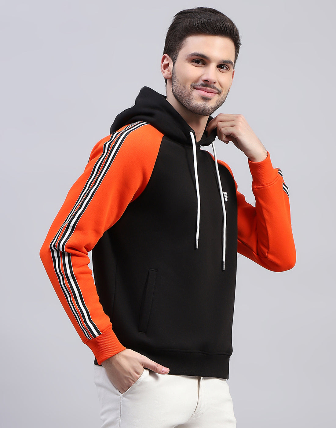 Men Black Solid Hooded Full Sleeve Sweatshirt