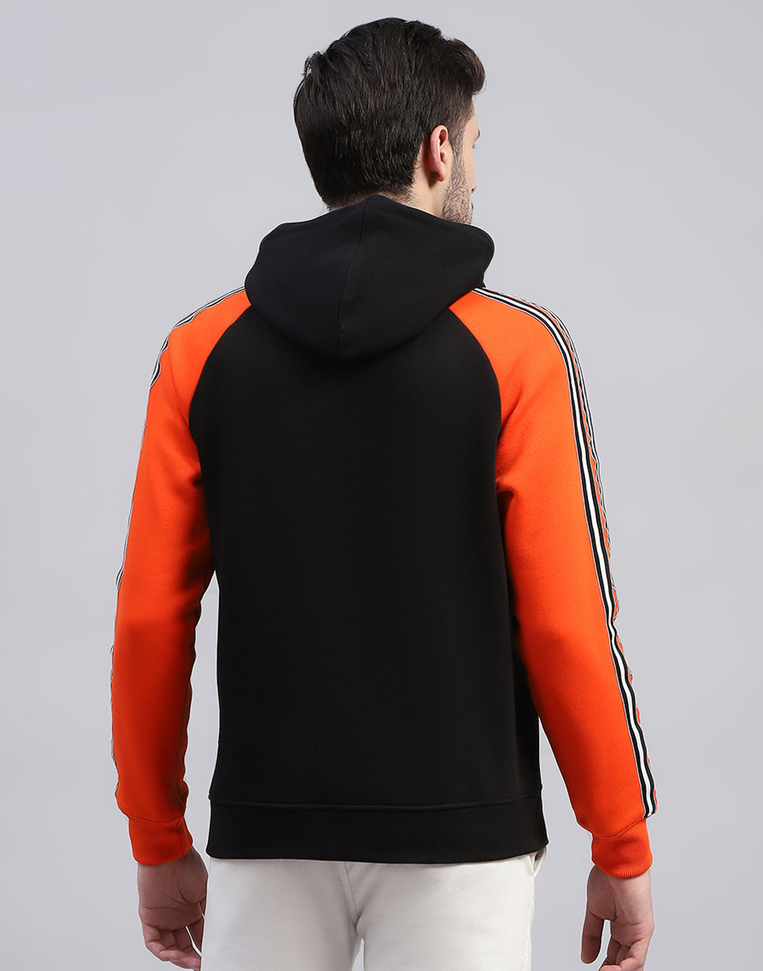 Men Black Solid Hooded Full Sleeve Sweatshirt