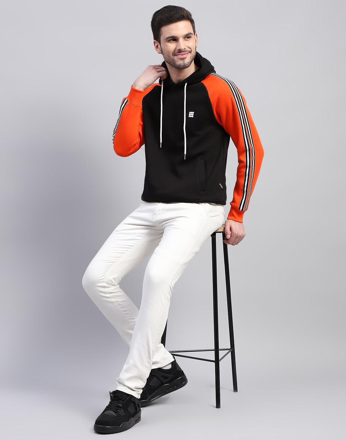 Men Black Solid Hooded Full Sleeve Sweatshirt