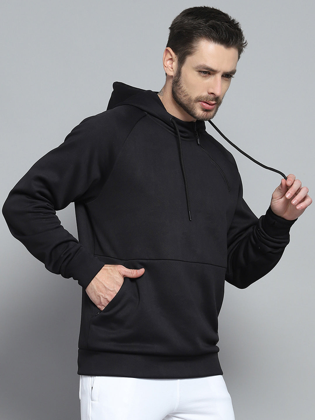 Men Black Solid Hooded Full Sleeve Sweatshirt