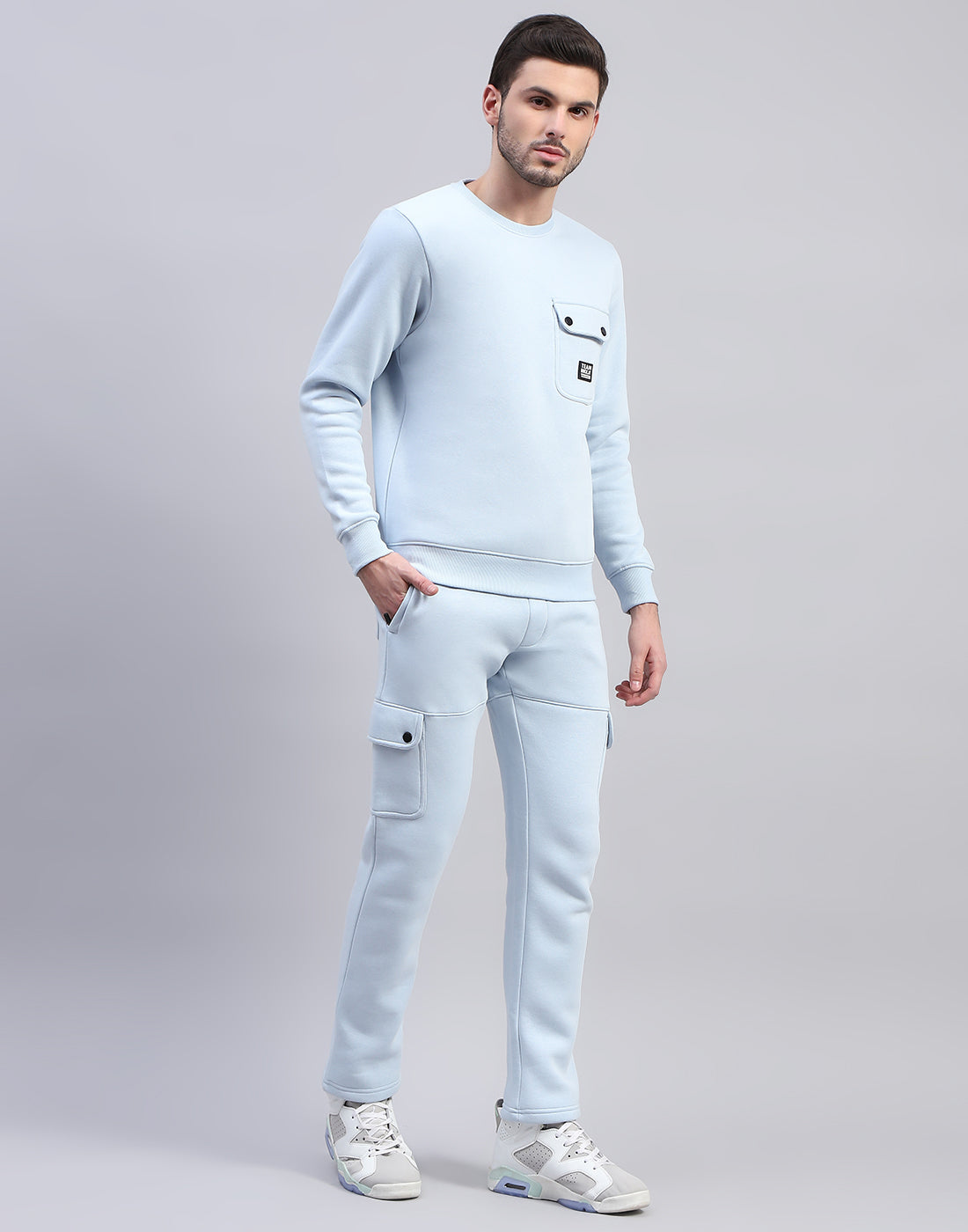 Men Blue Solid Round Neck Full Sleeve Tracksuit