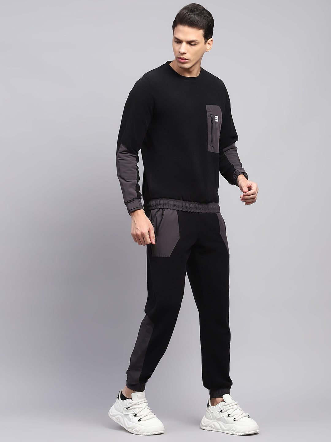 Men Black Solid Round Neck Full Sleeve Winter Tracksuit