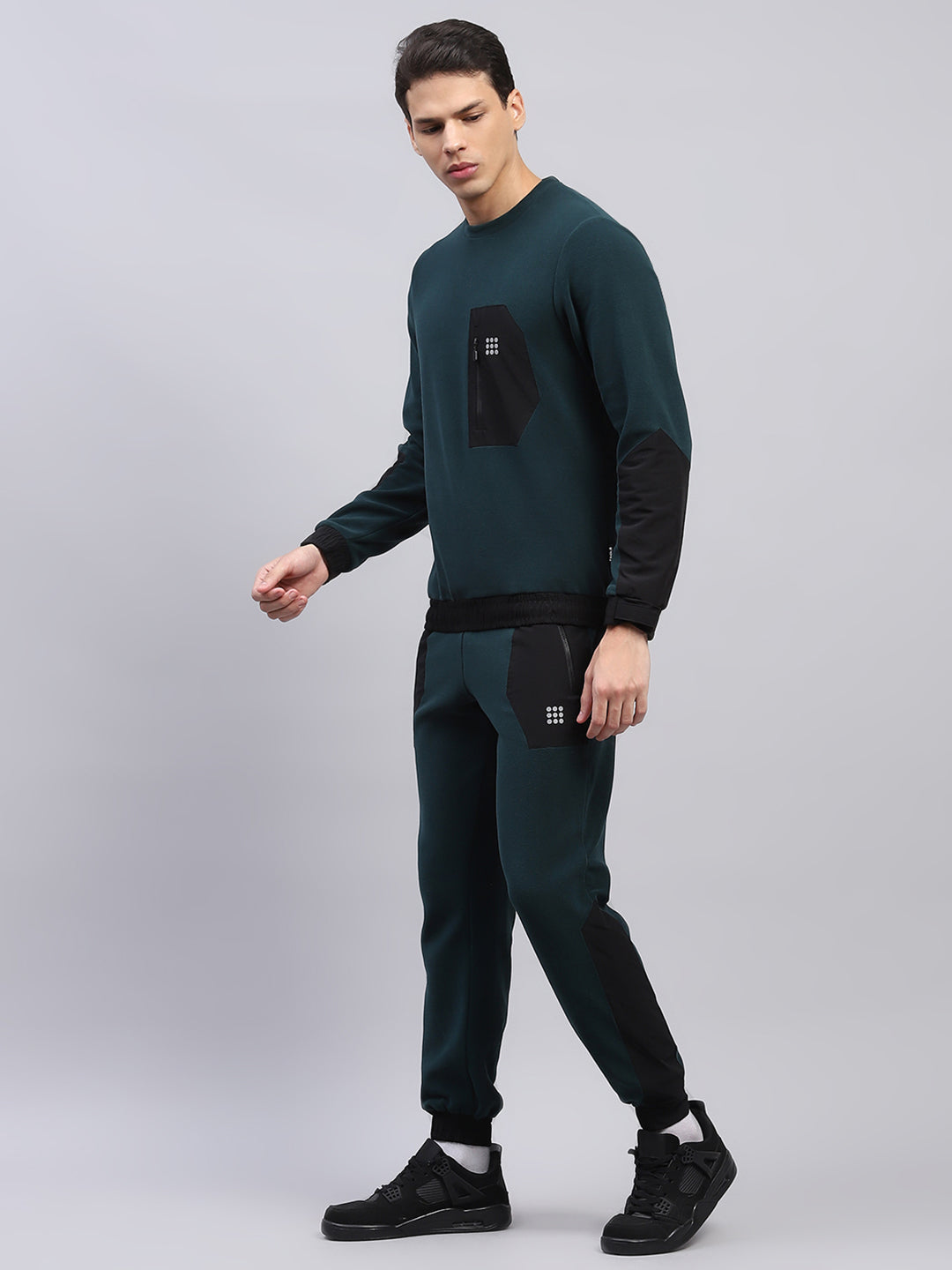 Men Green Solid Round Neck Full Sleeve Winter Tracksuit