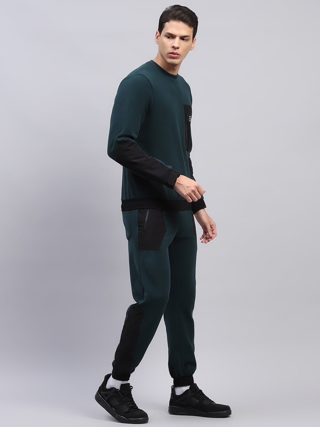 Men Green Solid Round Neck Full Sleeve Winter Tracksuit