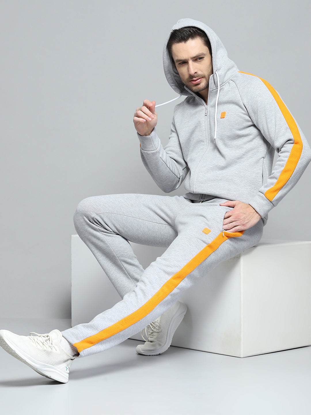 Men Grey Solid Hooded Full Sleeve Winter Tracksuit