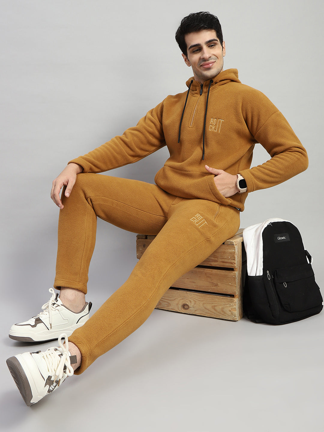 Men Brown Solid Hooded Full Sleeve Winter Tracksuit