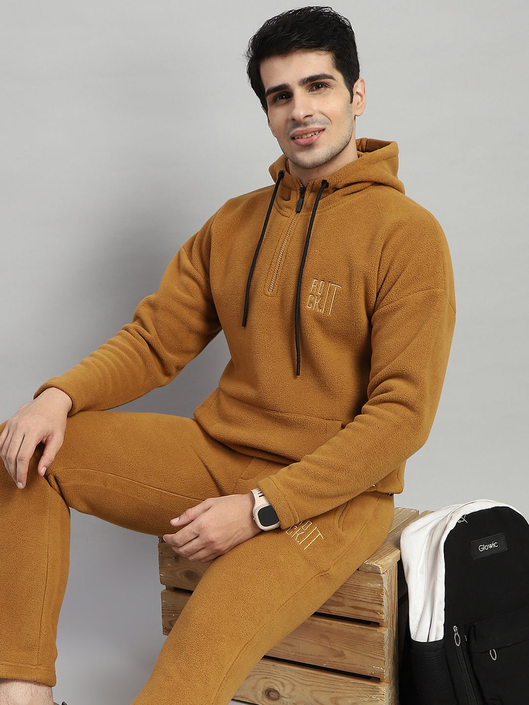 Men Brown Solid Hooded Full Sleeve Winter Tracksuit