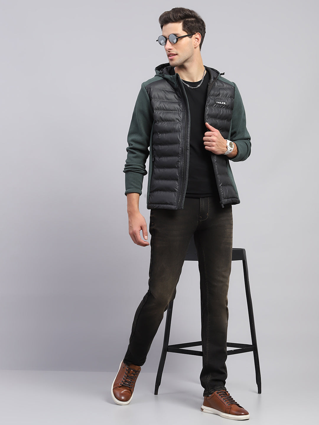 Men Green Solid Hooded Full Sleeve Jacket