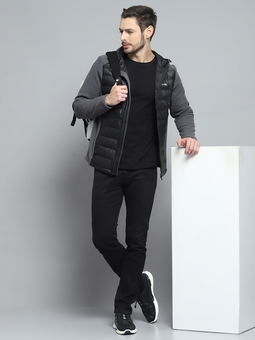 Men Charcoal Solid Hooded Full Sleeve Jacket