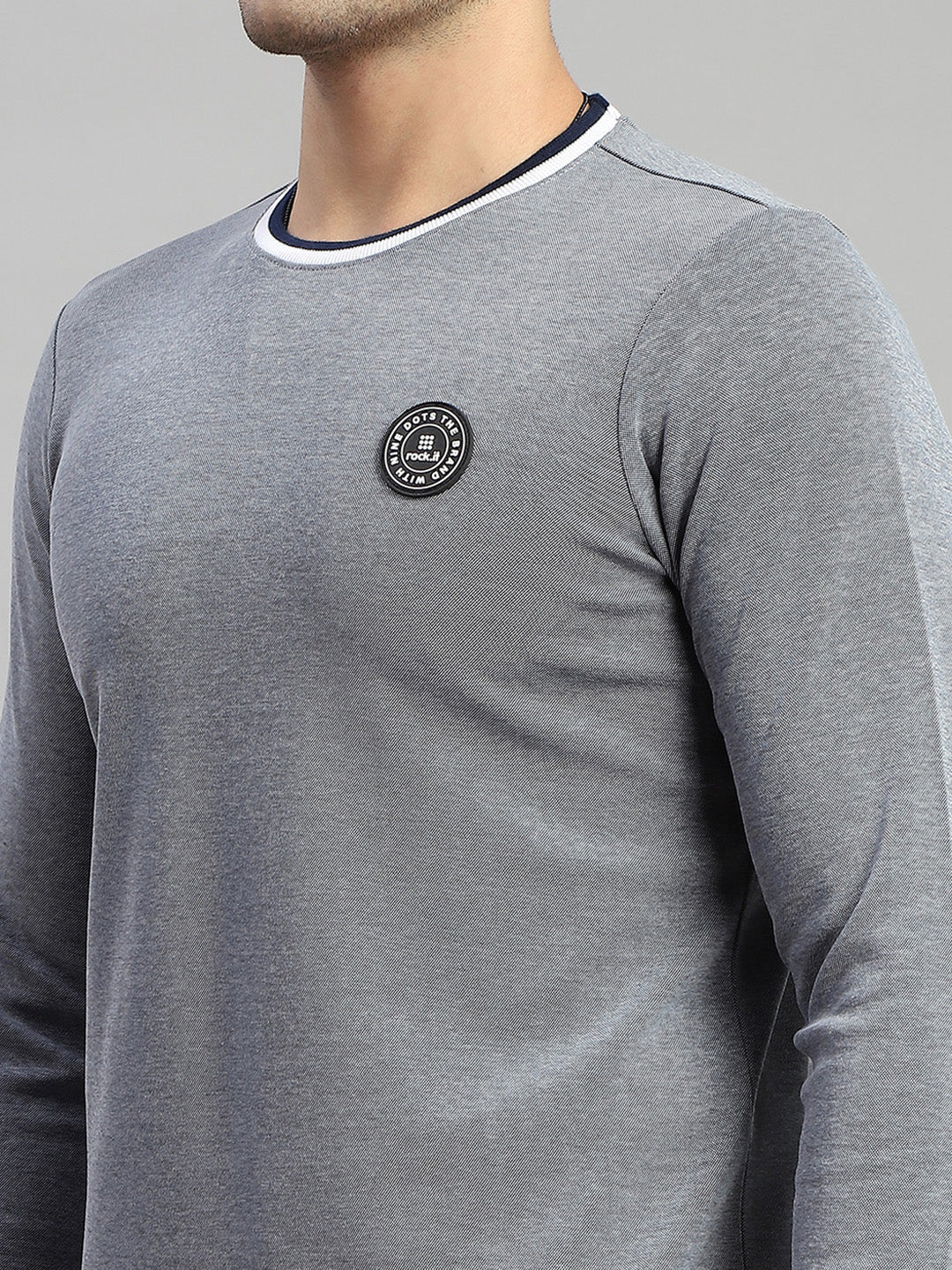 Men Grey Solid Round Neck Full Sleeve T-Shirt