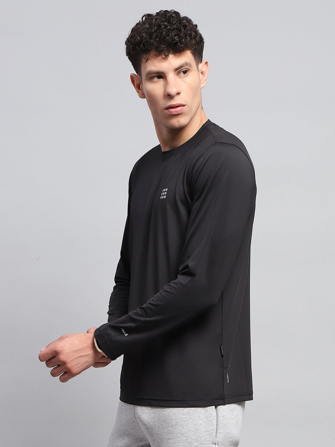 Men Black Solid Round Neck Full Sleeve Winter T-Shirt