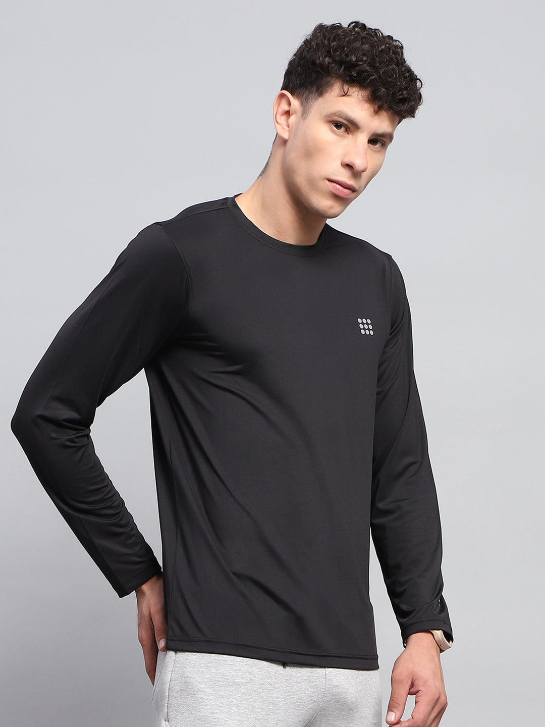 Men Black Solid Round Neck Full Sleeve Winter T-Shirt