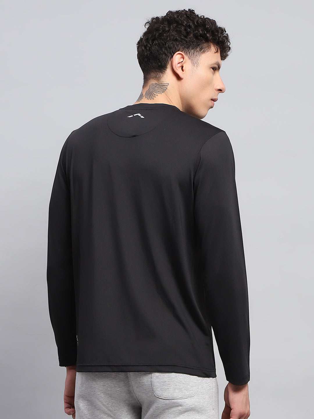 Men Black Solid Round Neck Full Sleeve Winter T-Shirt